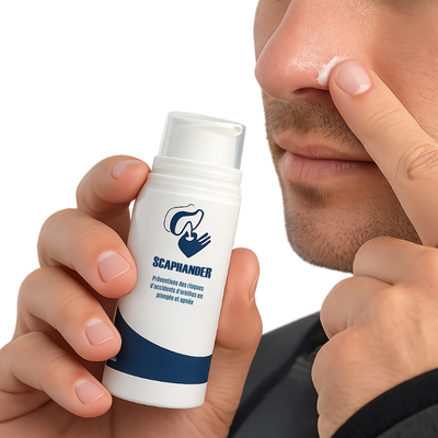 Application du baume sur les ailes du nez et sinus